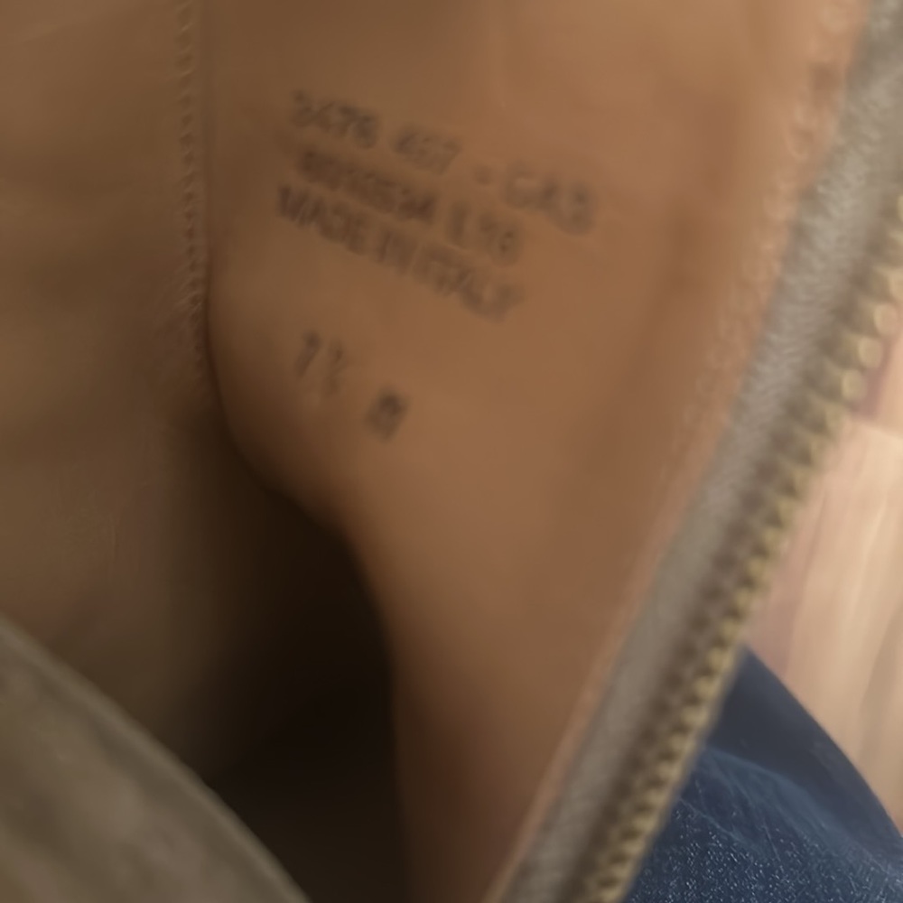 FRYE boots new, never worn , in original box. - Picture 6 of 6